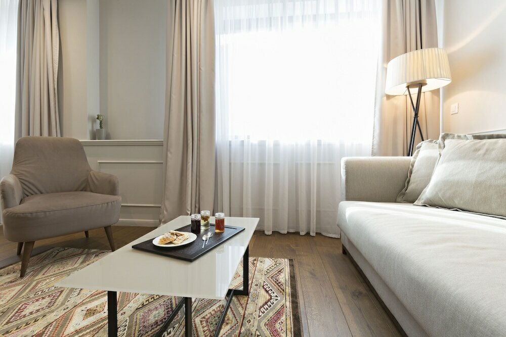 Фото Envoy Hotel Belgrade