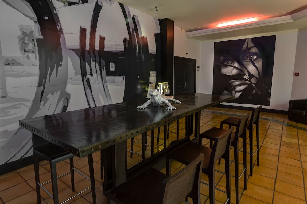 Фото Hôtel Arles Plaza