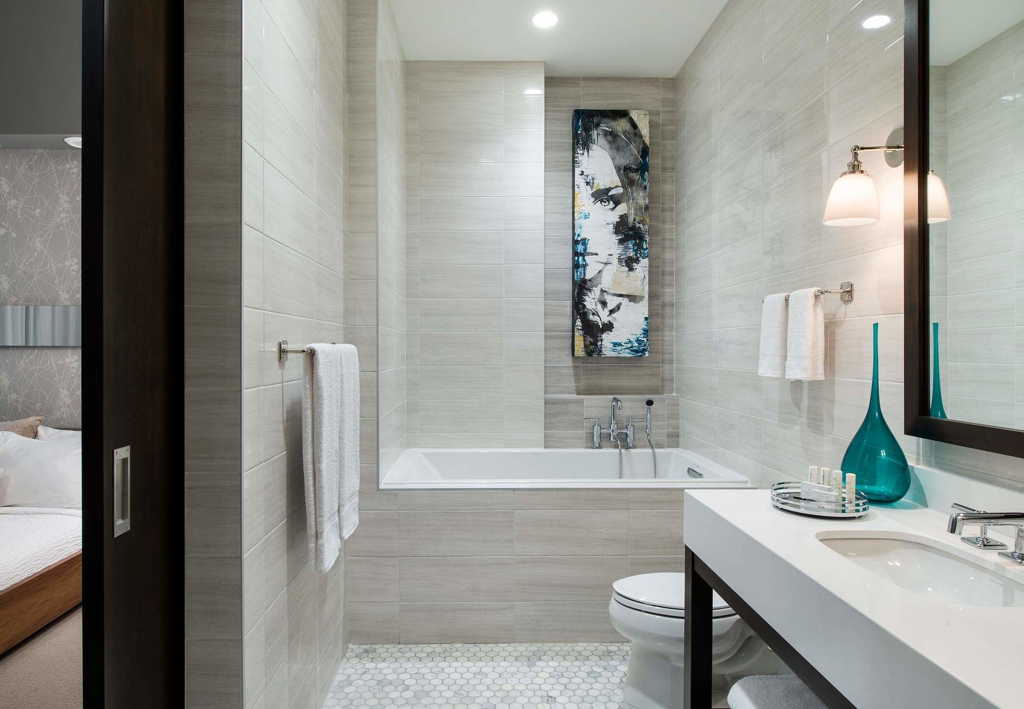 Фото Courtyard by Marriott Calgary South