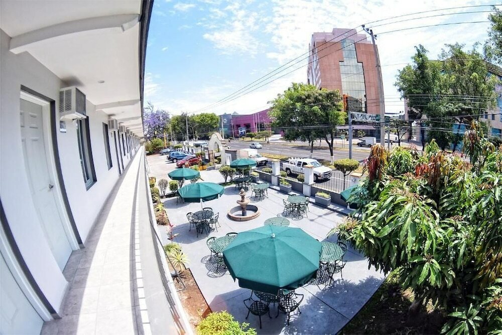 Фото отеля 3