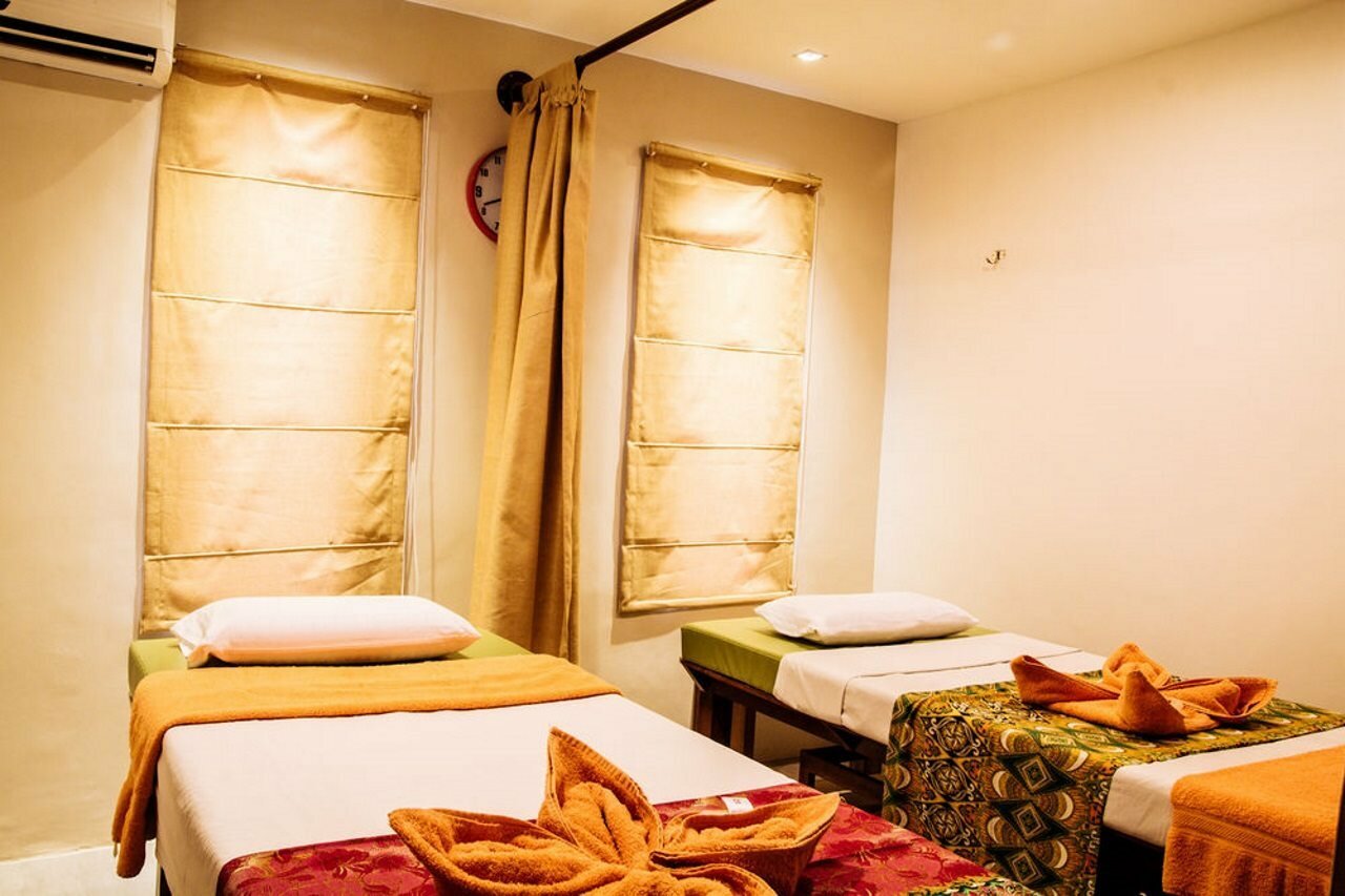 Фото Castle Peak Hotel