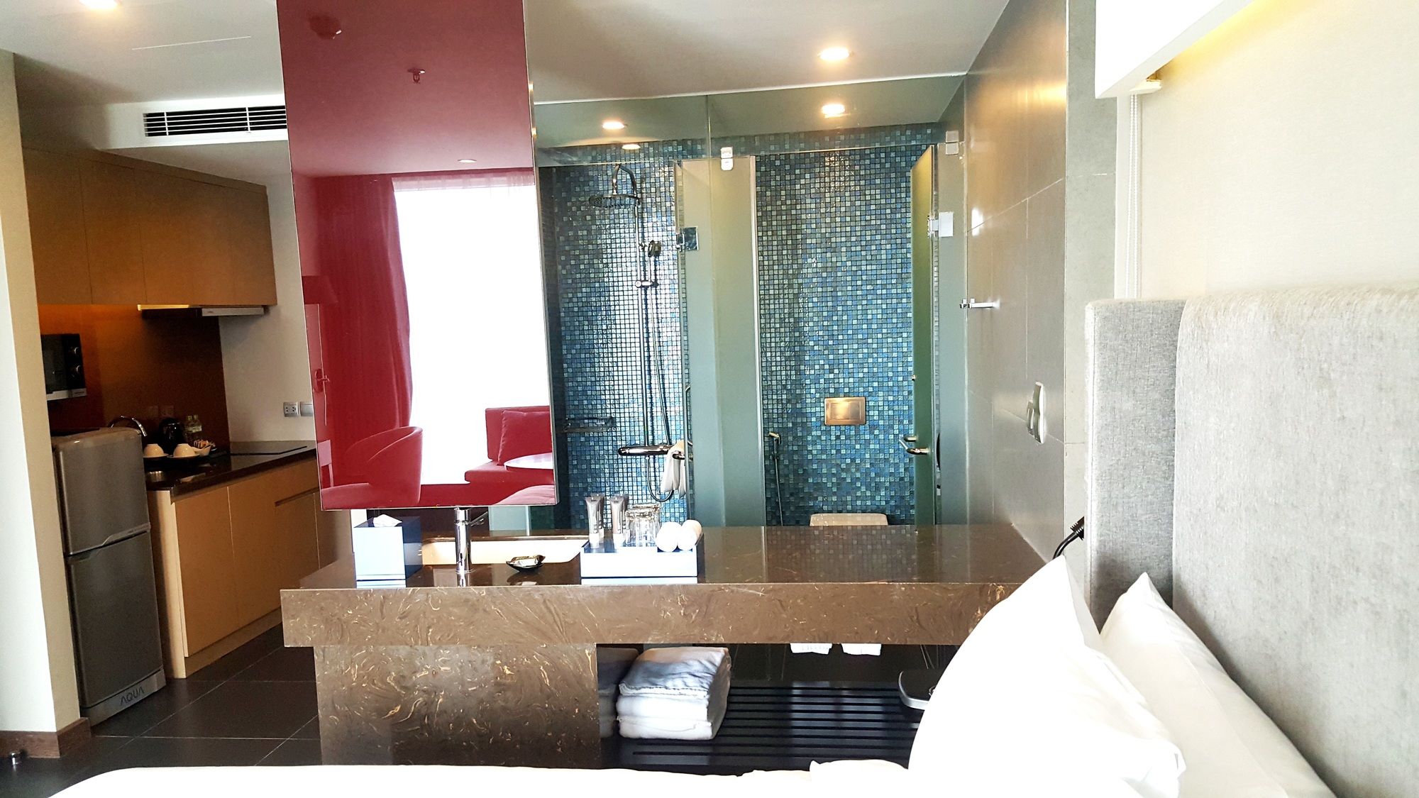 Фото Novotel Suites Hanoi