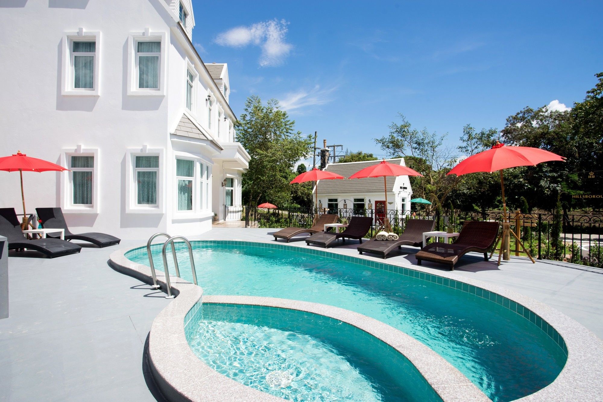 Фото Hillsborough The English Country House