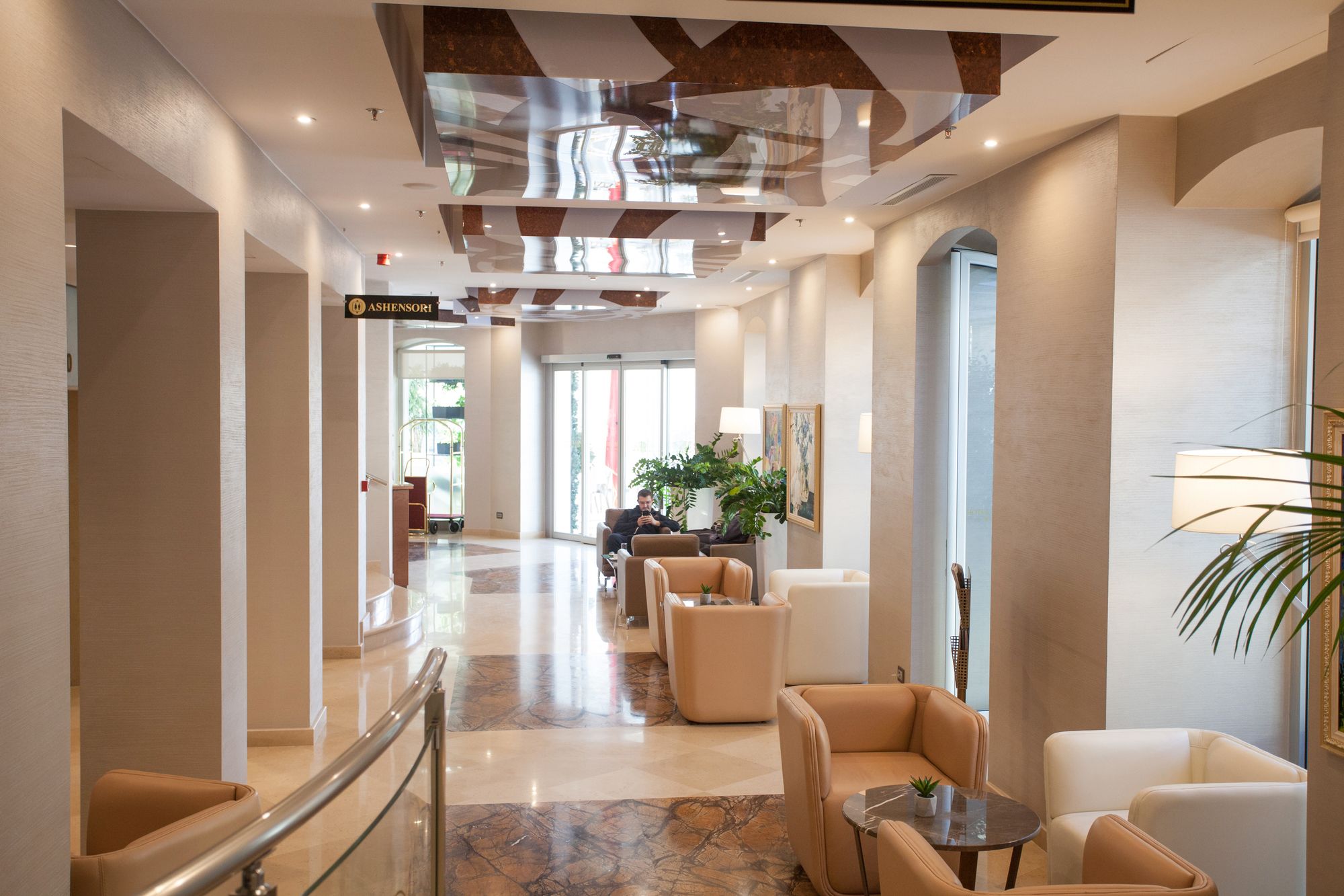 Фото Hotel Colosseo Tirana