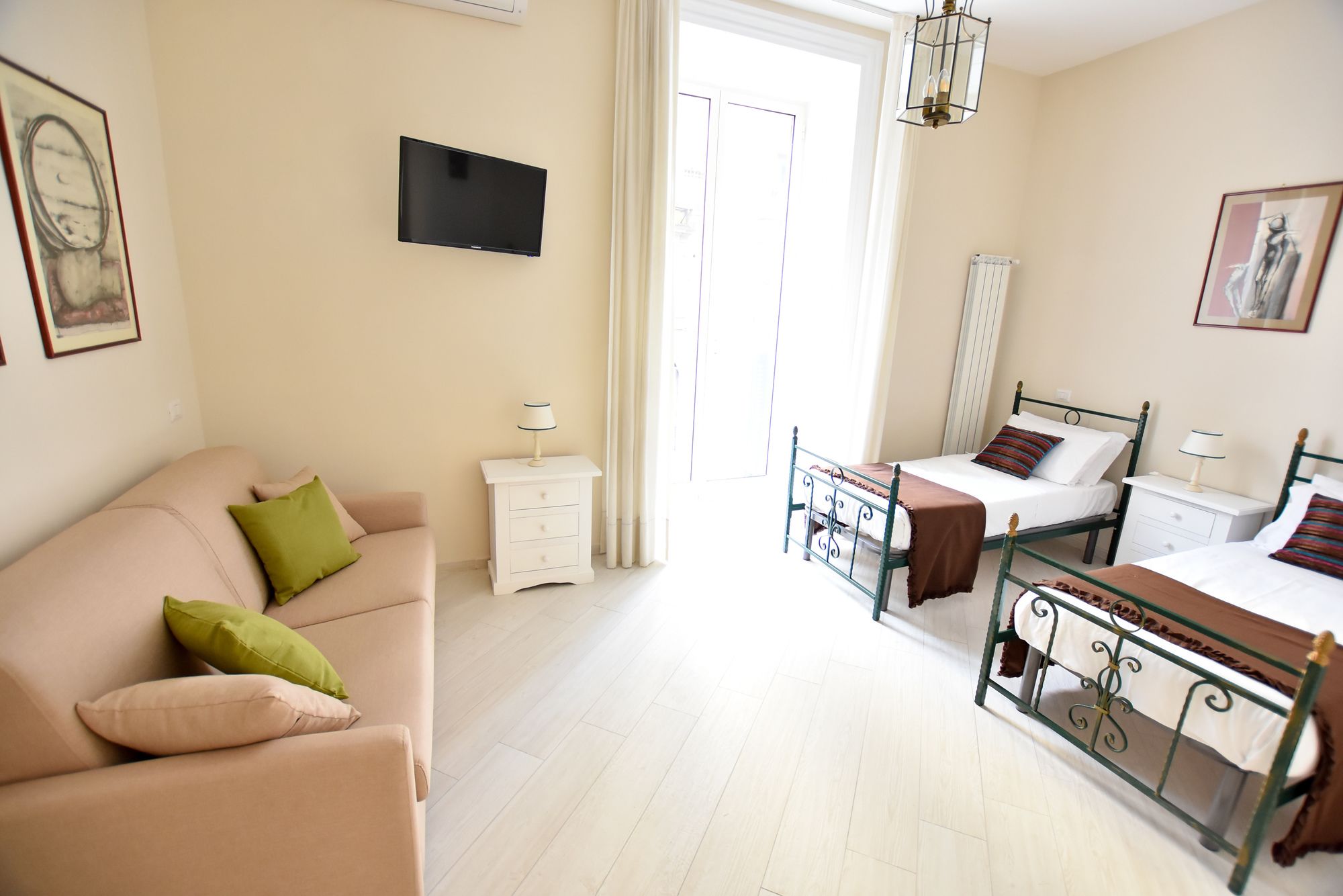 Фото Domus Borbonica