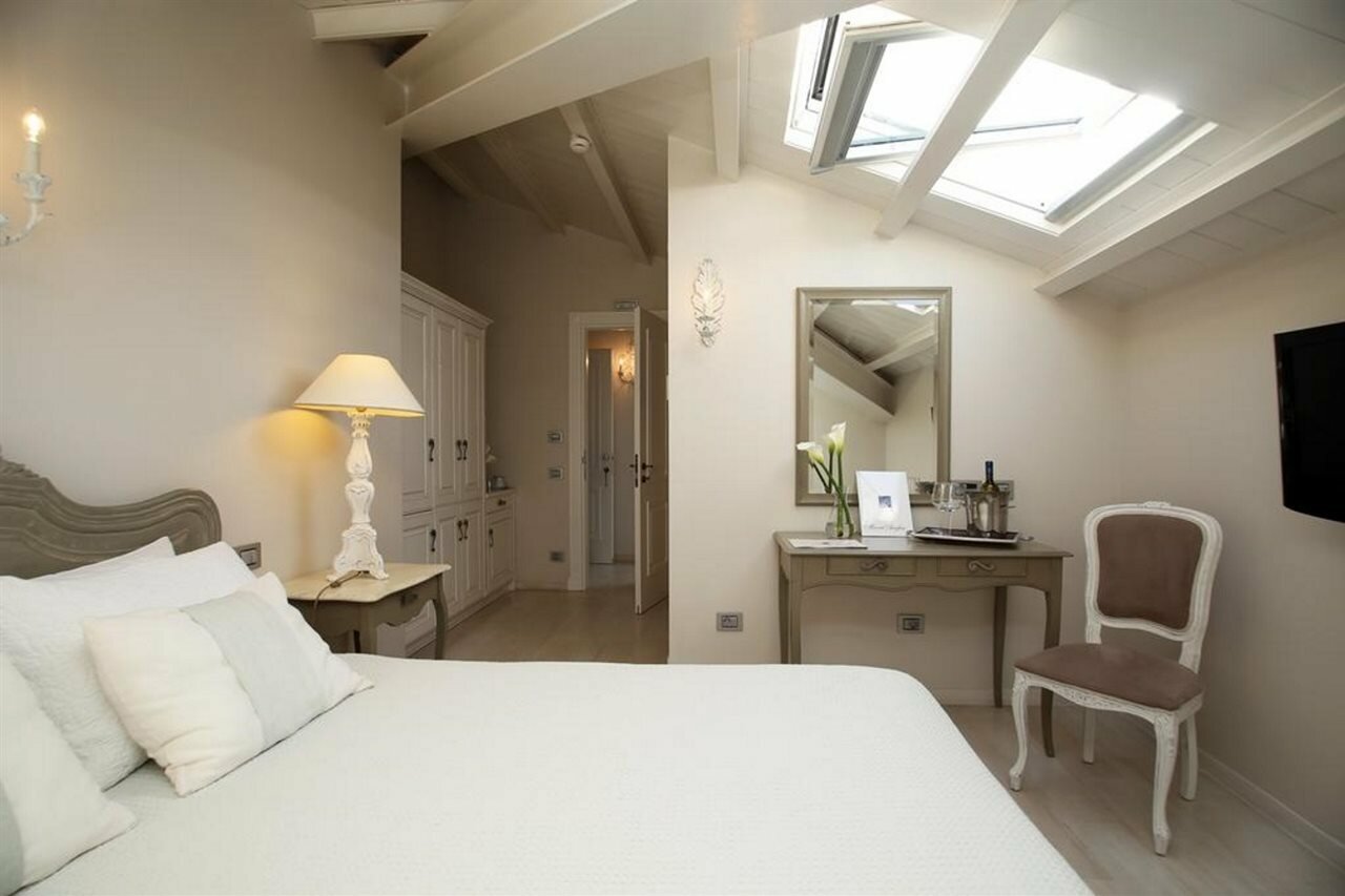 Фото Micra Anglia Boutique Hotel & SPA