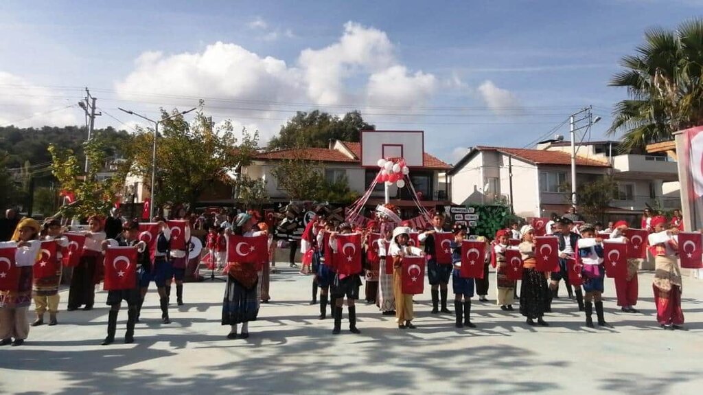 Primary school Balikliova Ilkogretim Okulu, Urla, photo