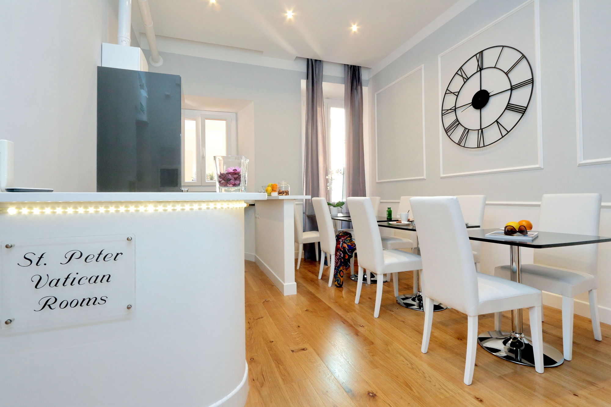 Фото St Peter Vatican Rooms