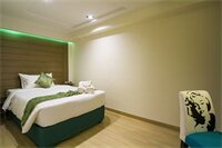 Фото Eleven Avenue Suites Bangkok