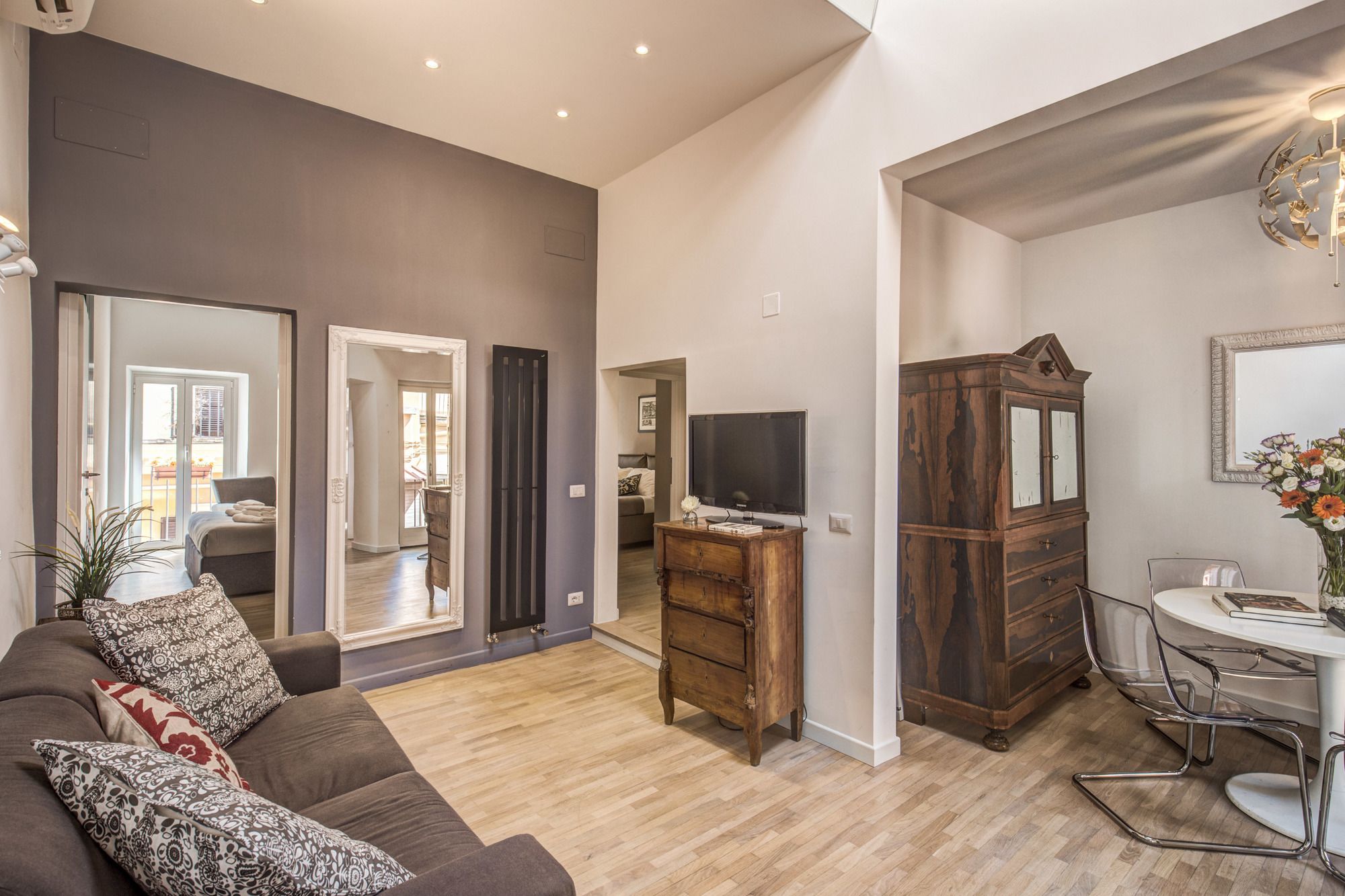 Фото Orange Suites