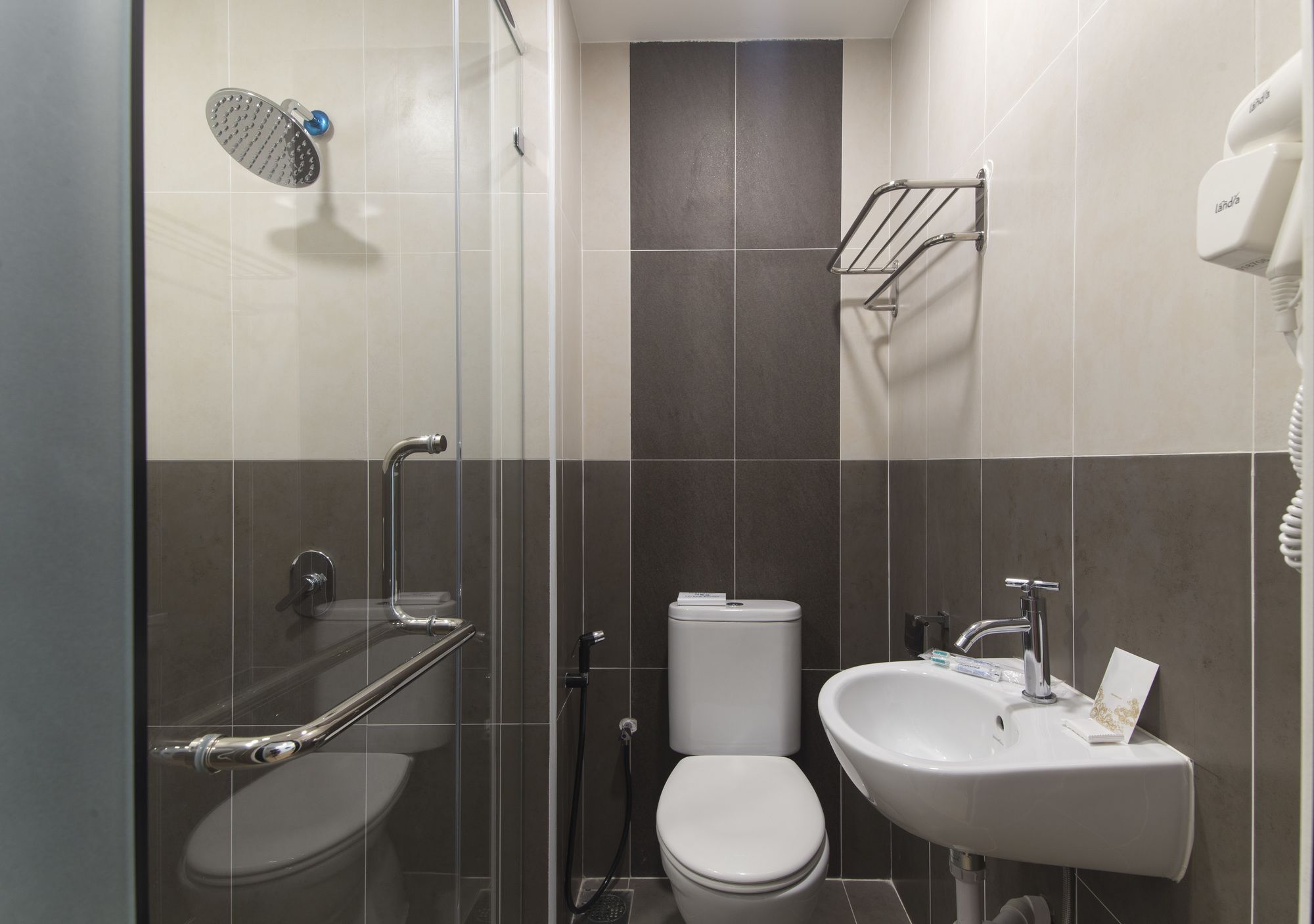 Фото Hotel Signature International at Pudu