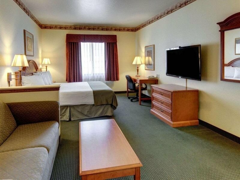 Фото Quality Inn & Suites