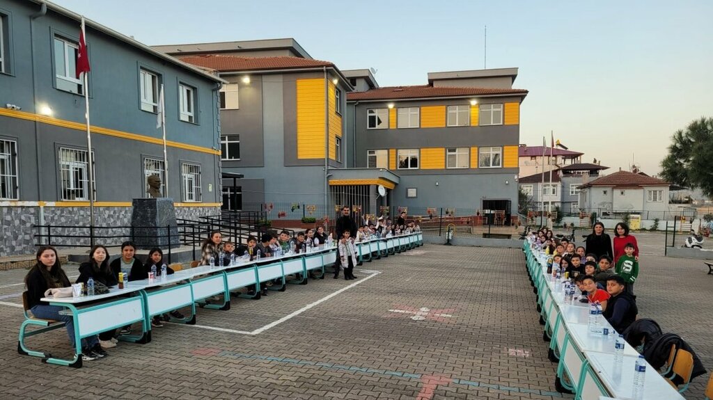 School Boyalica Primary School, Iznik, photo