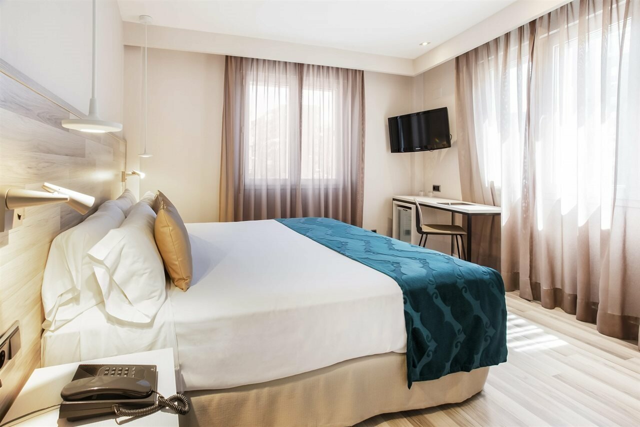 Фото Catalonia Santa Justa