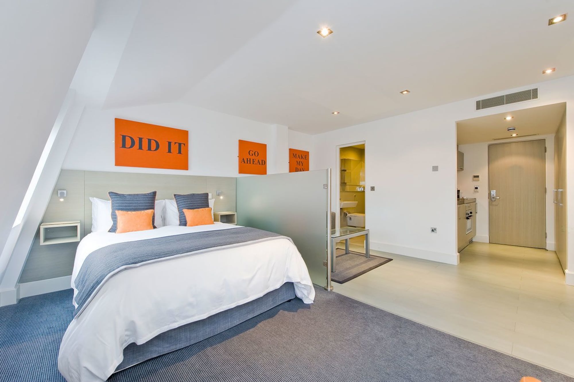 Фото Templeton Place by Supercity Aparthotels