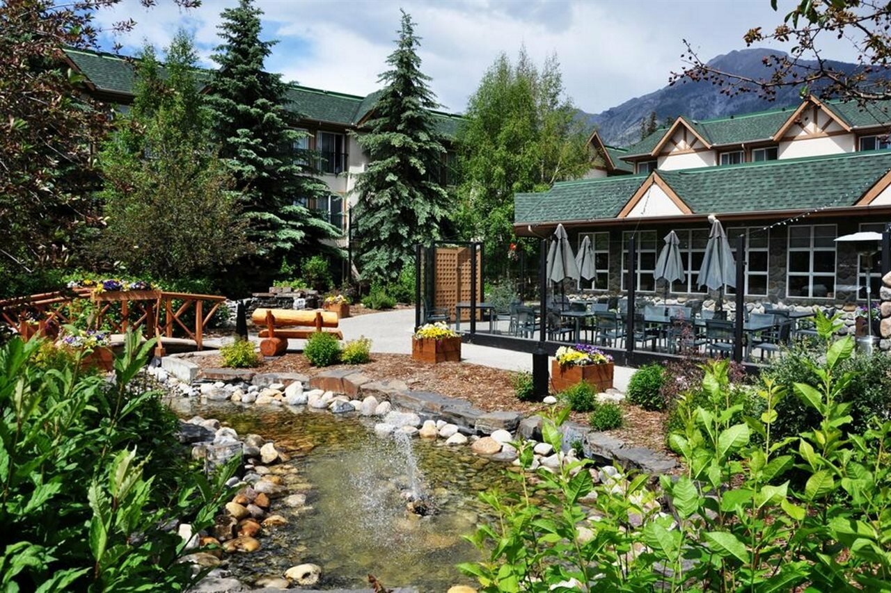 Фото Coast Canmore Hotel & Conference Centre