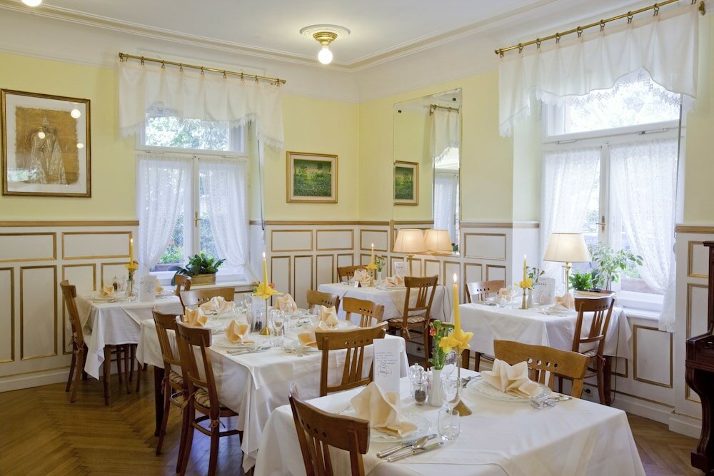 Фото Hotel Westend