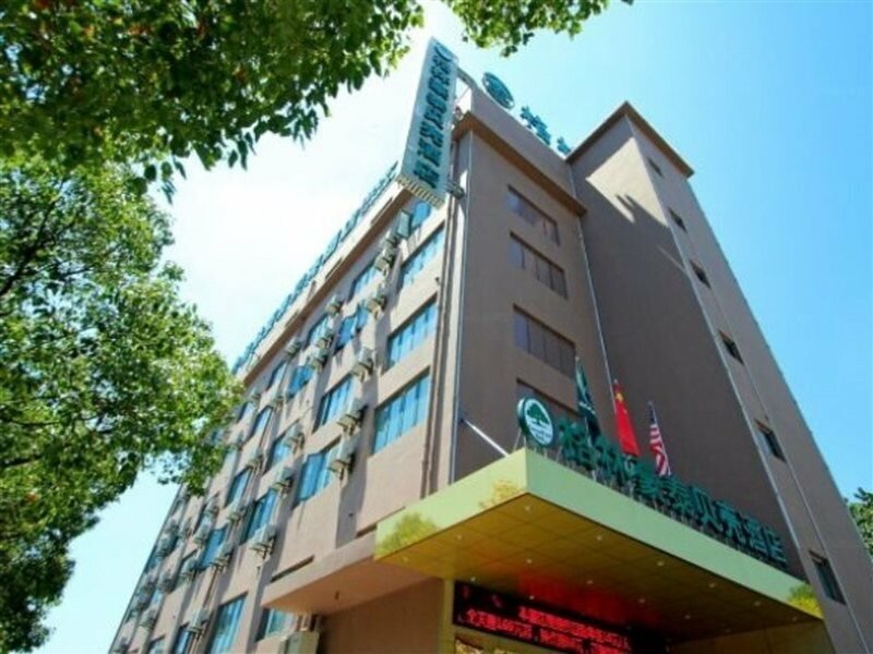 Фото GreenTree Inn ShangHai BaoShan 128 Memorial Road TongHe Road Shell Hotel
