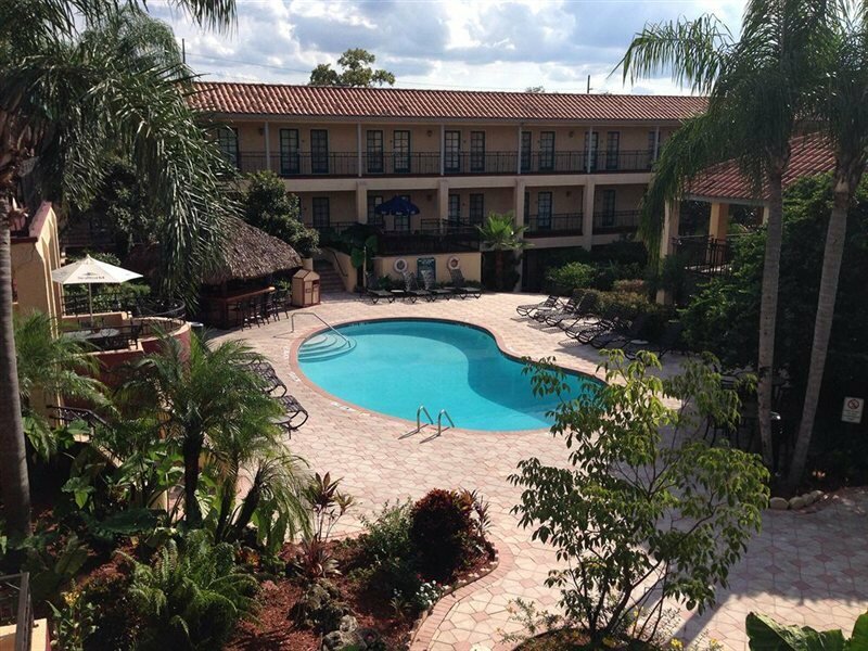 Фото Red Roof Inn Plus+ & Suites Tampa