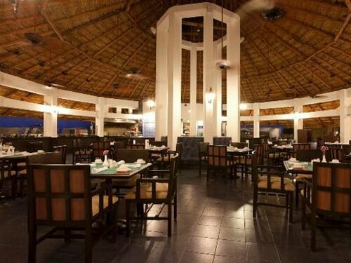 Внешний вид отеля Emporio Cancun в Канкуне, фото 4