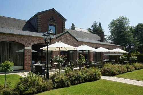 Гостиница Najeti Hôtel Château Tilques