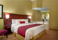 Фото Courtyard by Marriott Richmond Airport