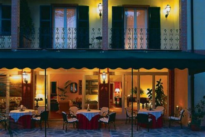 Гостиница Hotel Franceschi — Villa Mimosa в Форте-дей-Марми