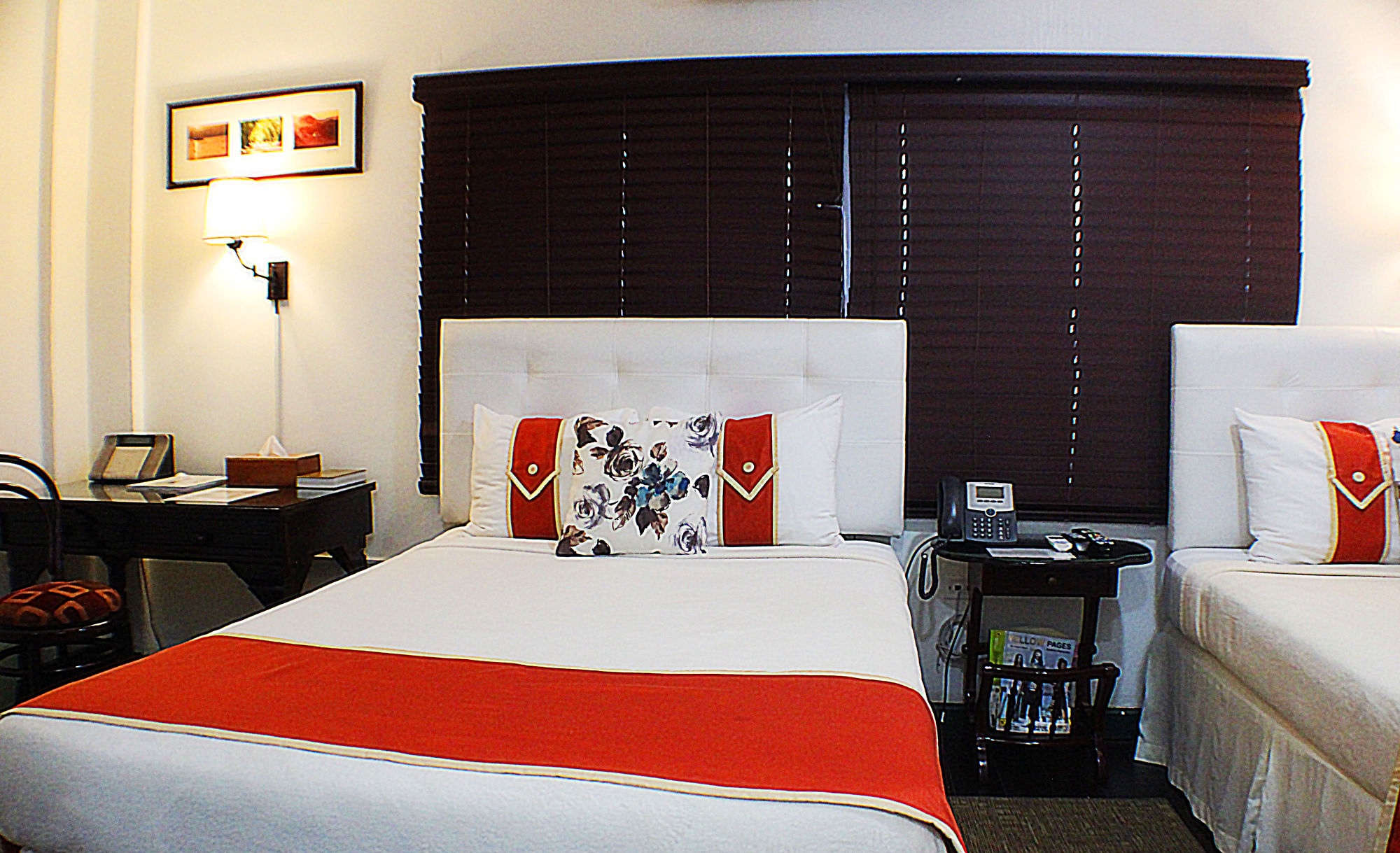 Фото Altamont West Hotel