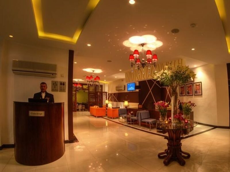 Фото Meneur Hotel