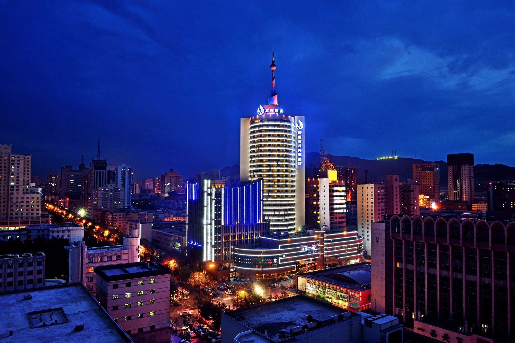 Фото Luxemon Xinjiang Hongfu Hotel
