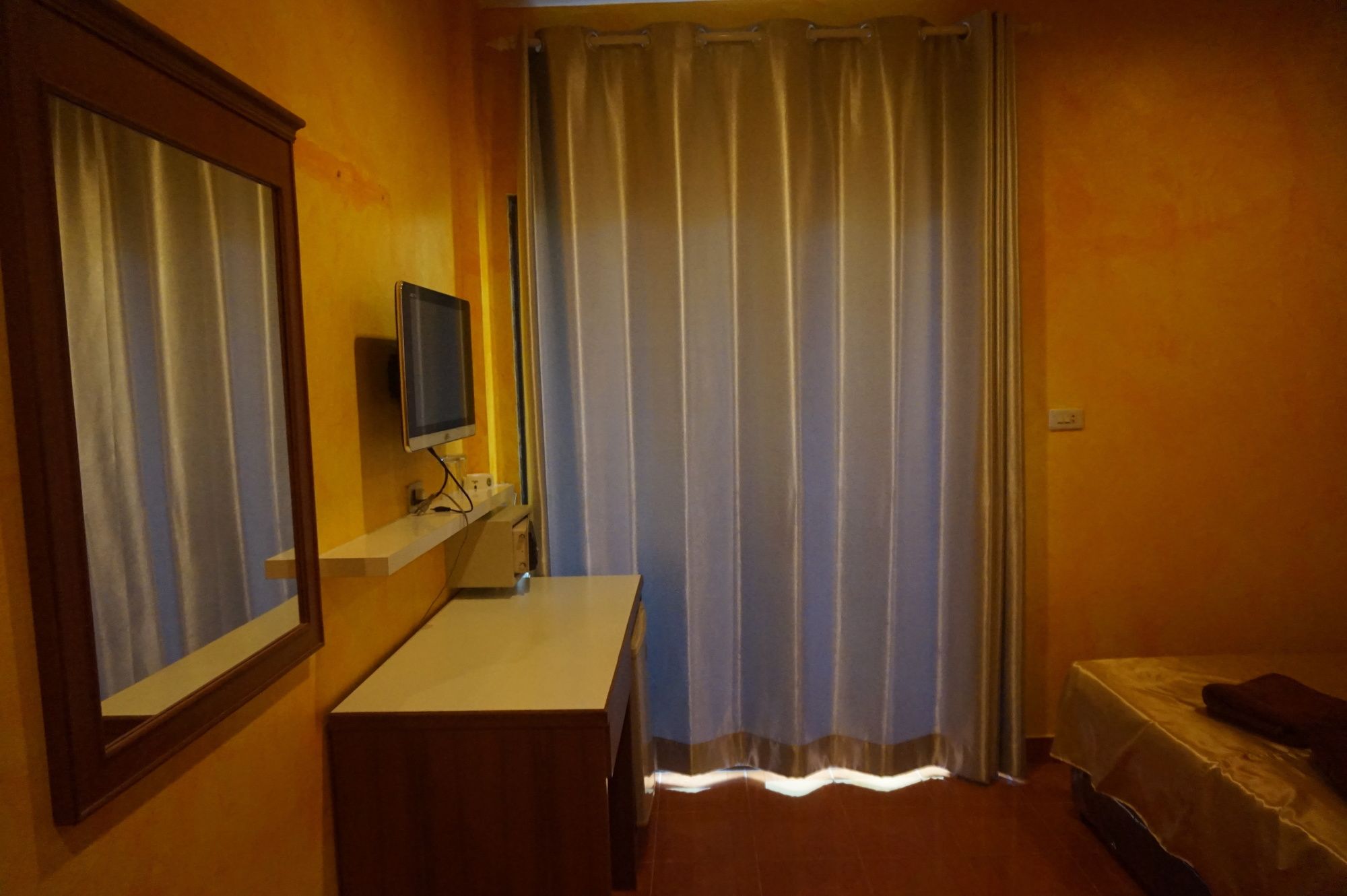 Фото Ban Elephant Blanc Apartment