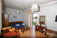 Фото 7 Palms Hotel Apartments