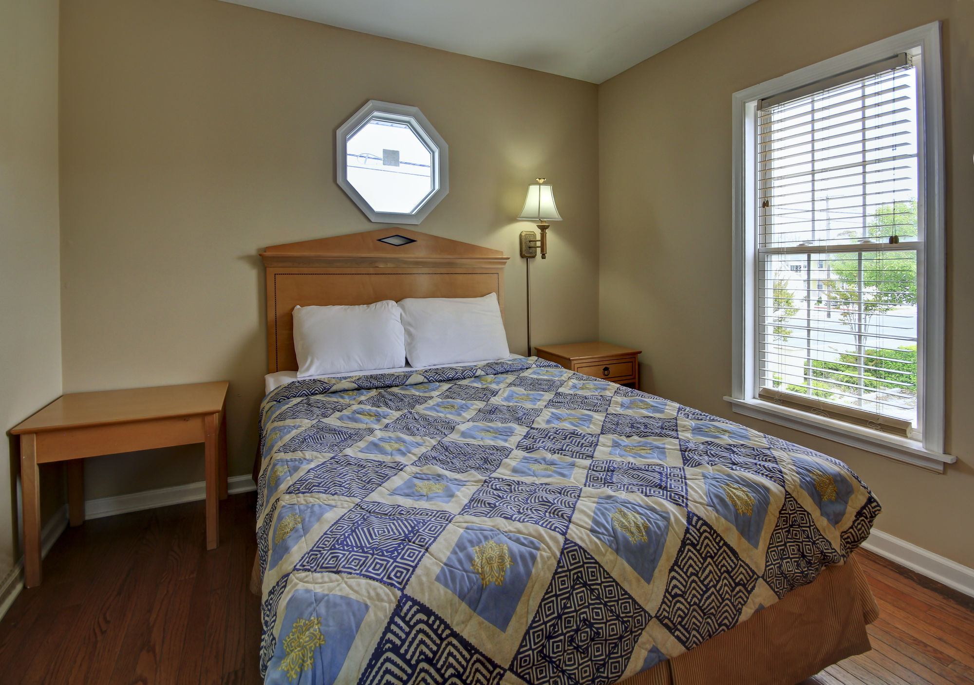 Фото Ambassador Inn