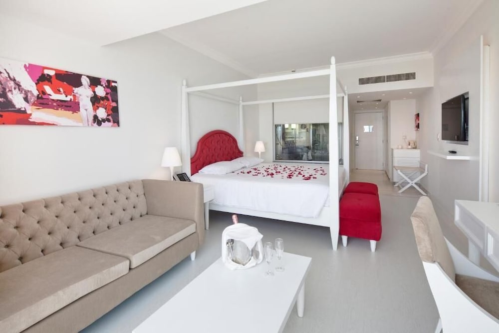 Фото Amavi, MadeForTwo Hotels - Paphos