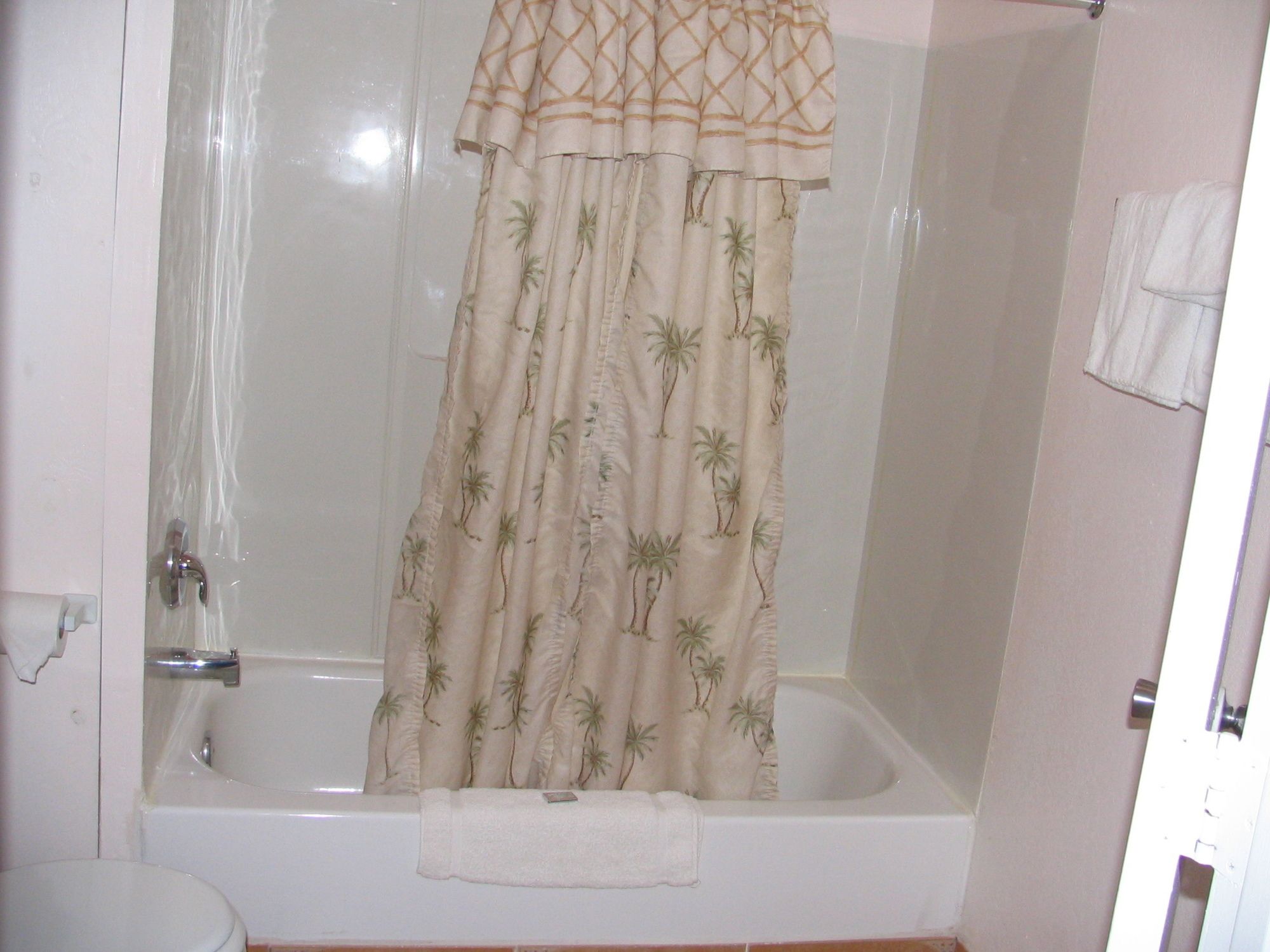 Фото Ambassador Inn