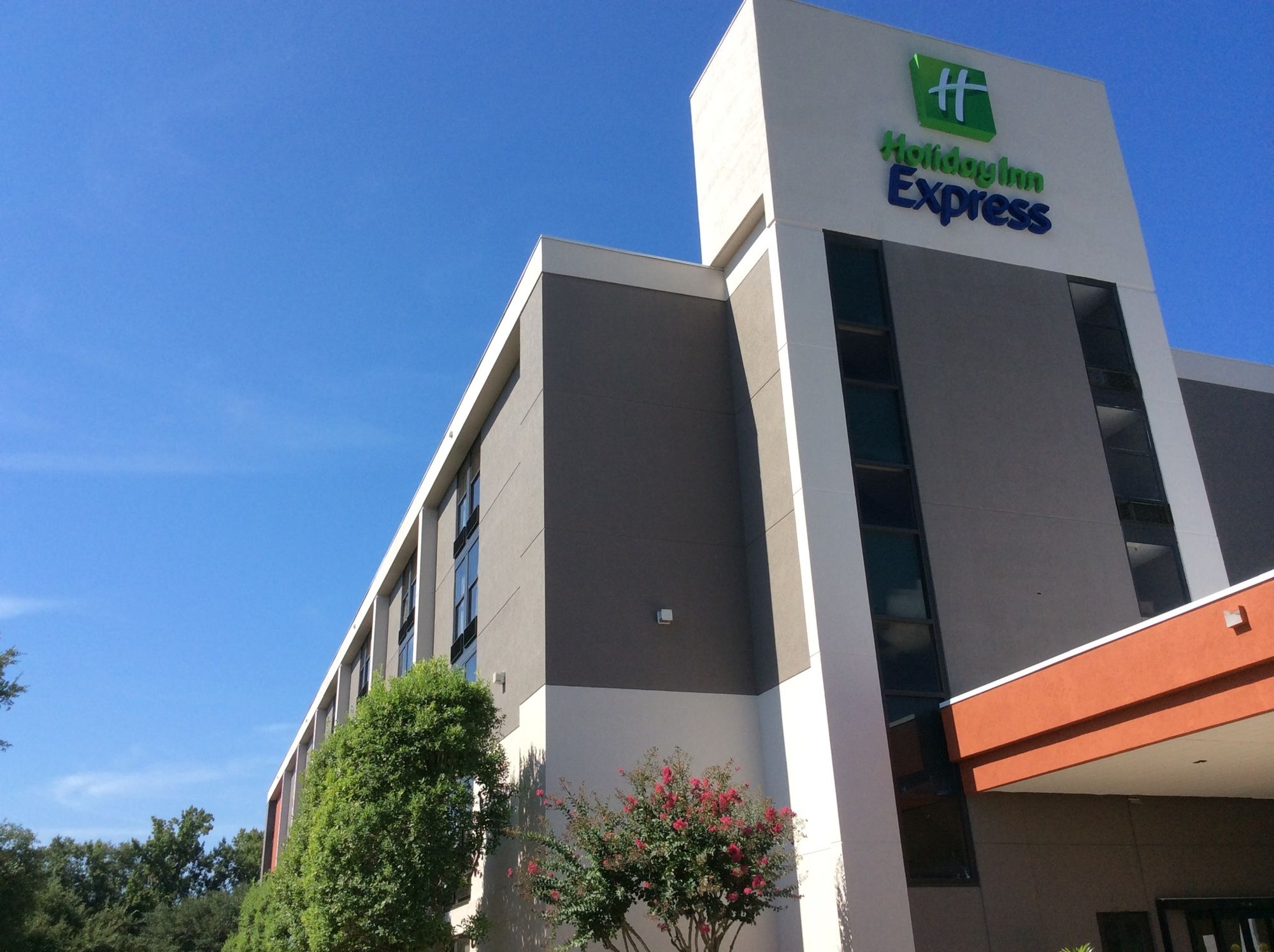 Фото Holiday Inn Express Tallahassee - I-10 E, an Ihg Hotel