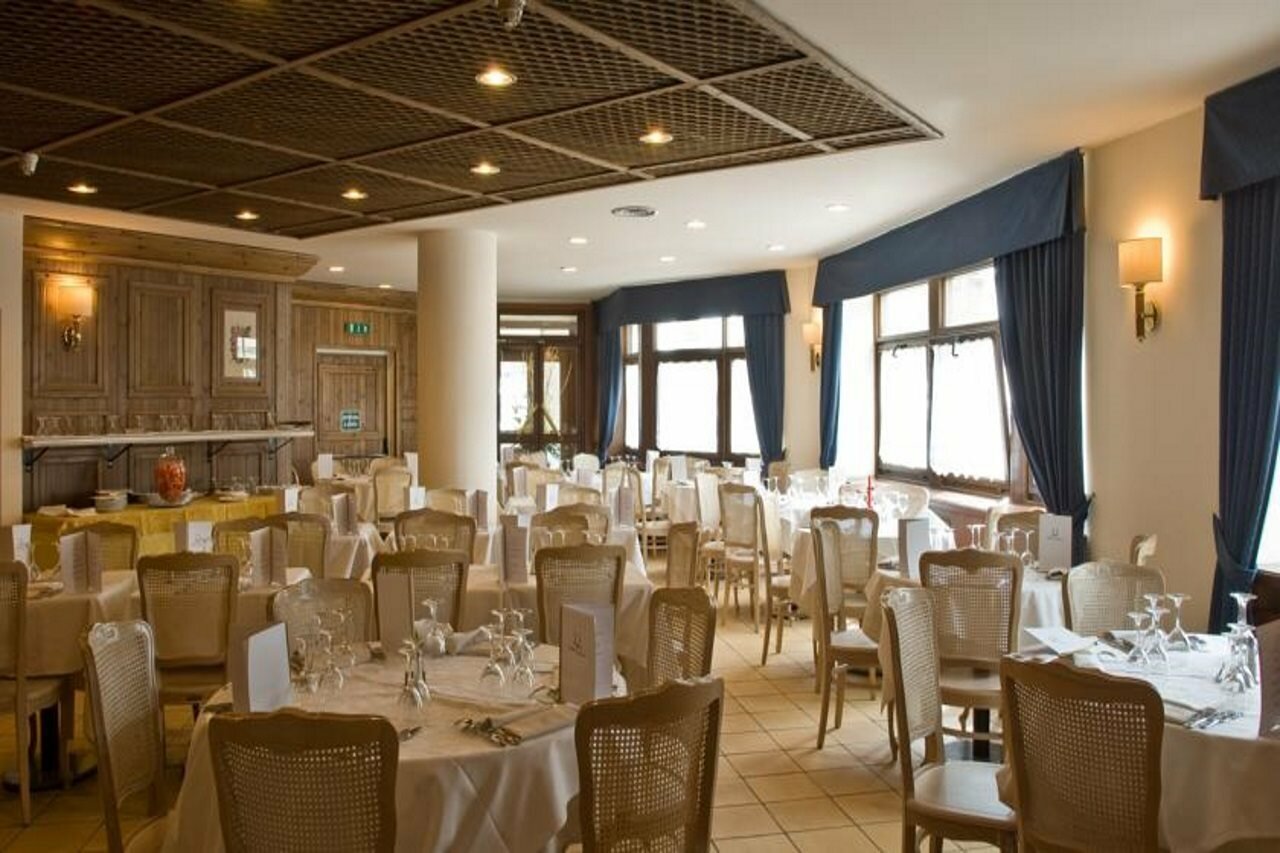 Фото Hotel Alaska Cortina