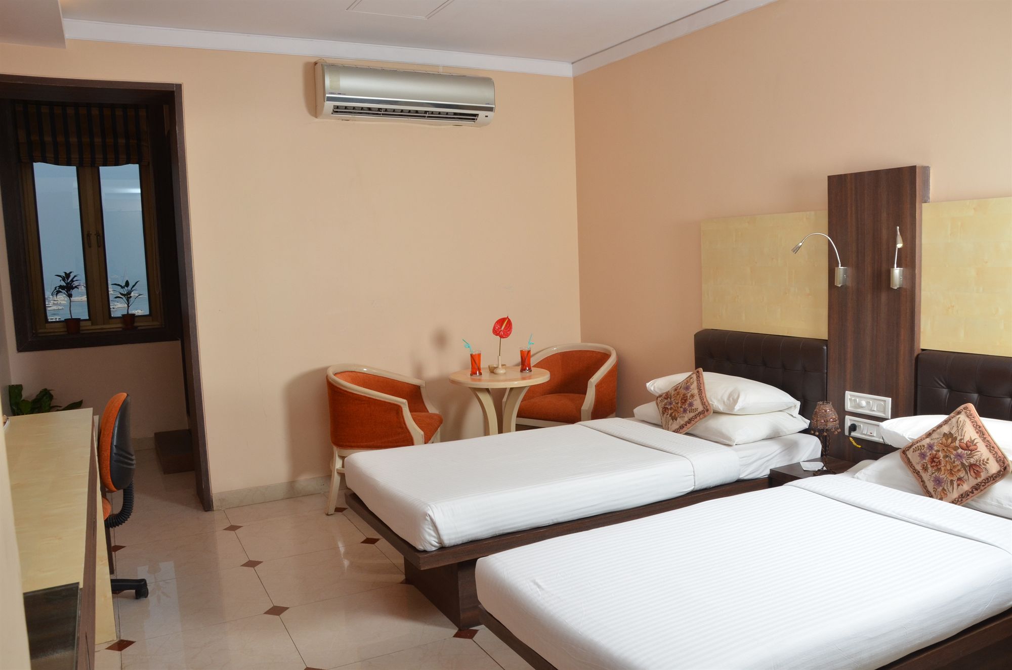 Фото Sea Palace Hotel