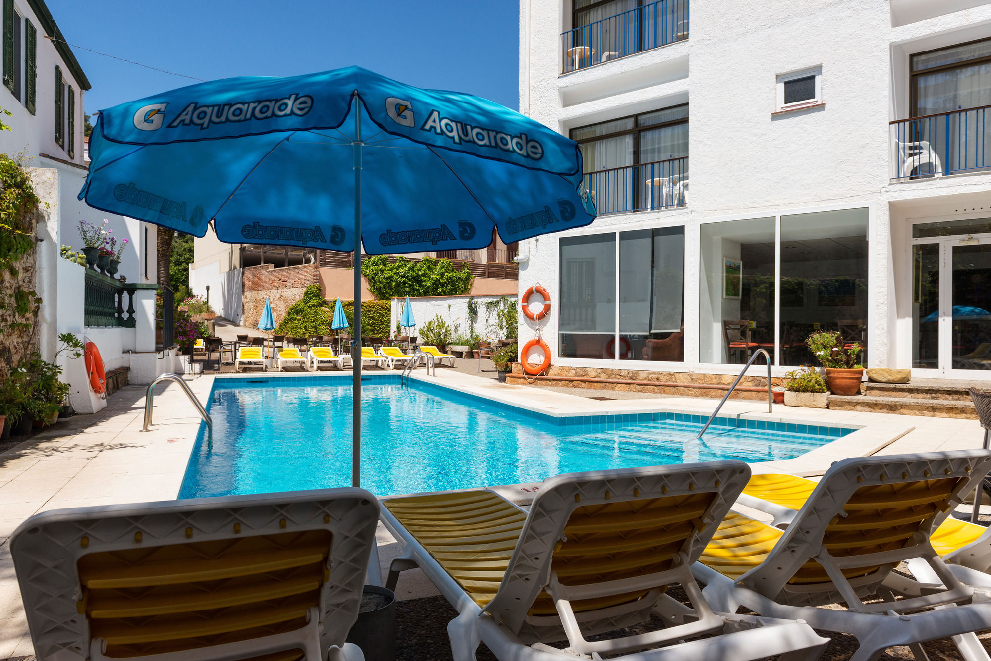 Фото отеля 2