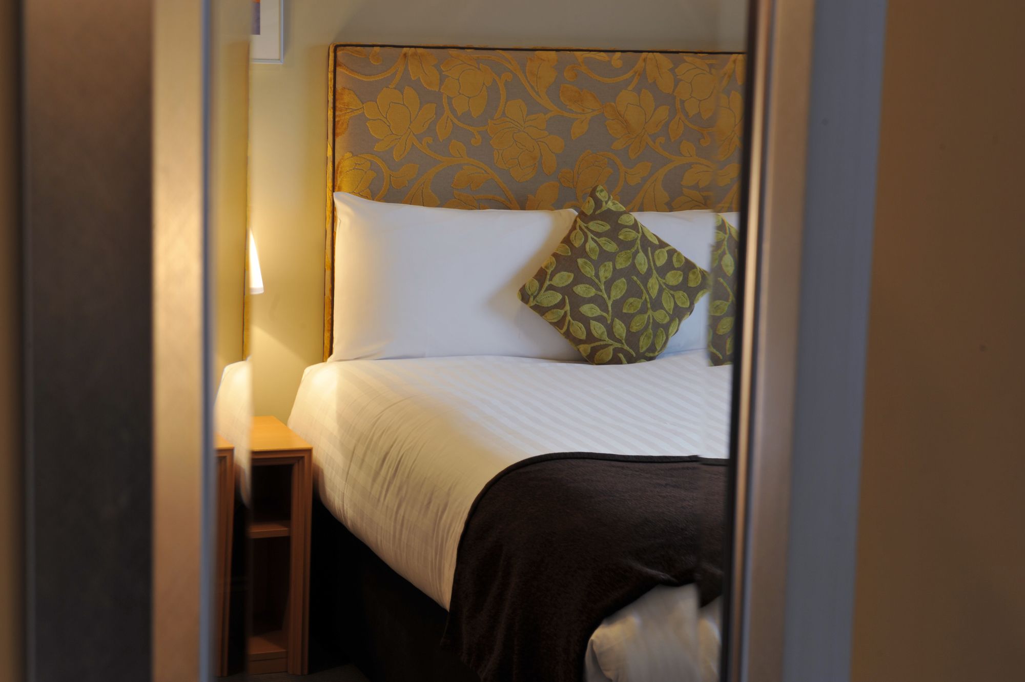 Фото Antoinette Hotel Wimbledon
