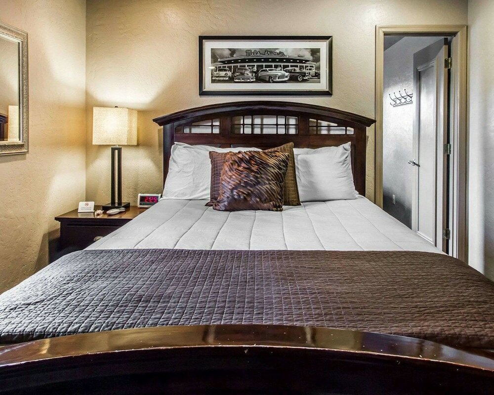 Фото Rodeway Inn & Suites Williams Downtowner - Rte 66