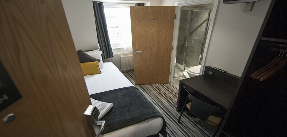 Фото St George's Inn Victoria