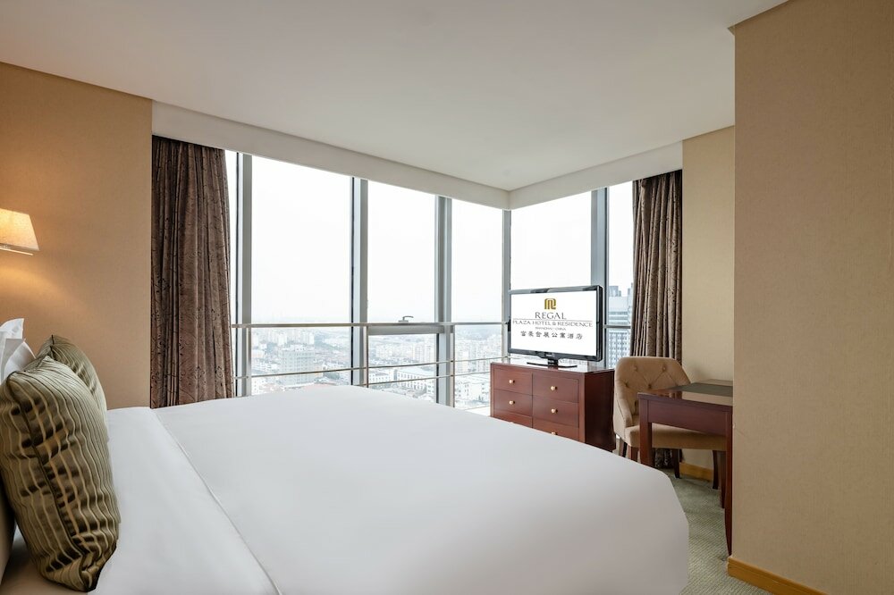 Фото Regal Plaza Hotel & Residence