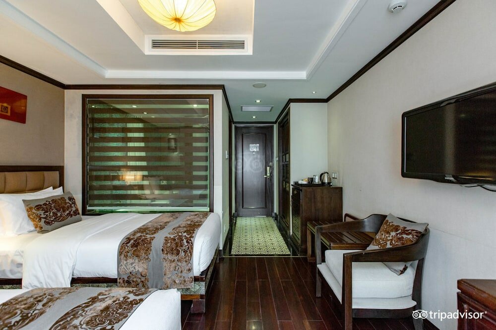 Фото Golden Lotus Luxury Hotel