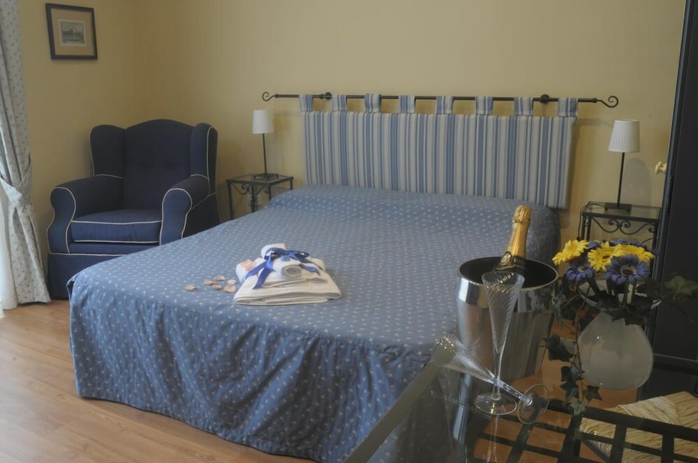 Фото Monteoliveto Bed and Breakfast