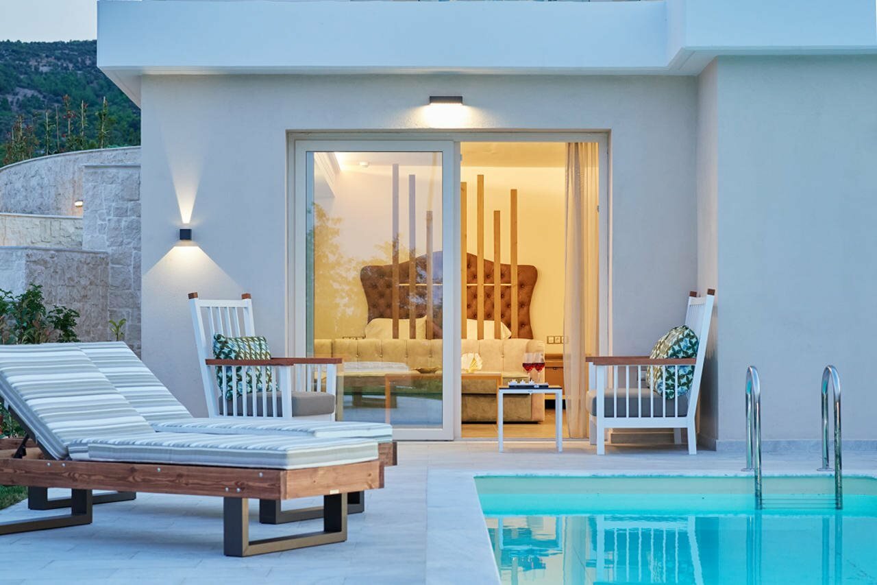 Фото Alexandra Elegance Bridging Generations