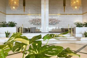 Гостиница Century Plaza Hotel