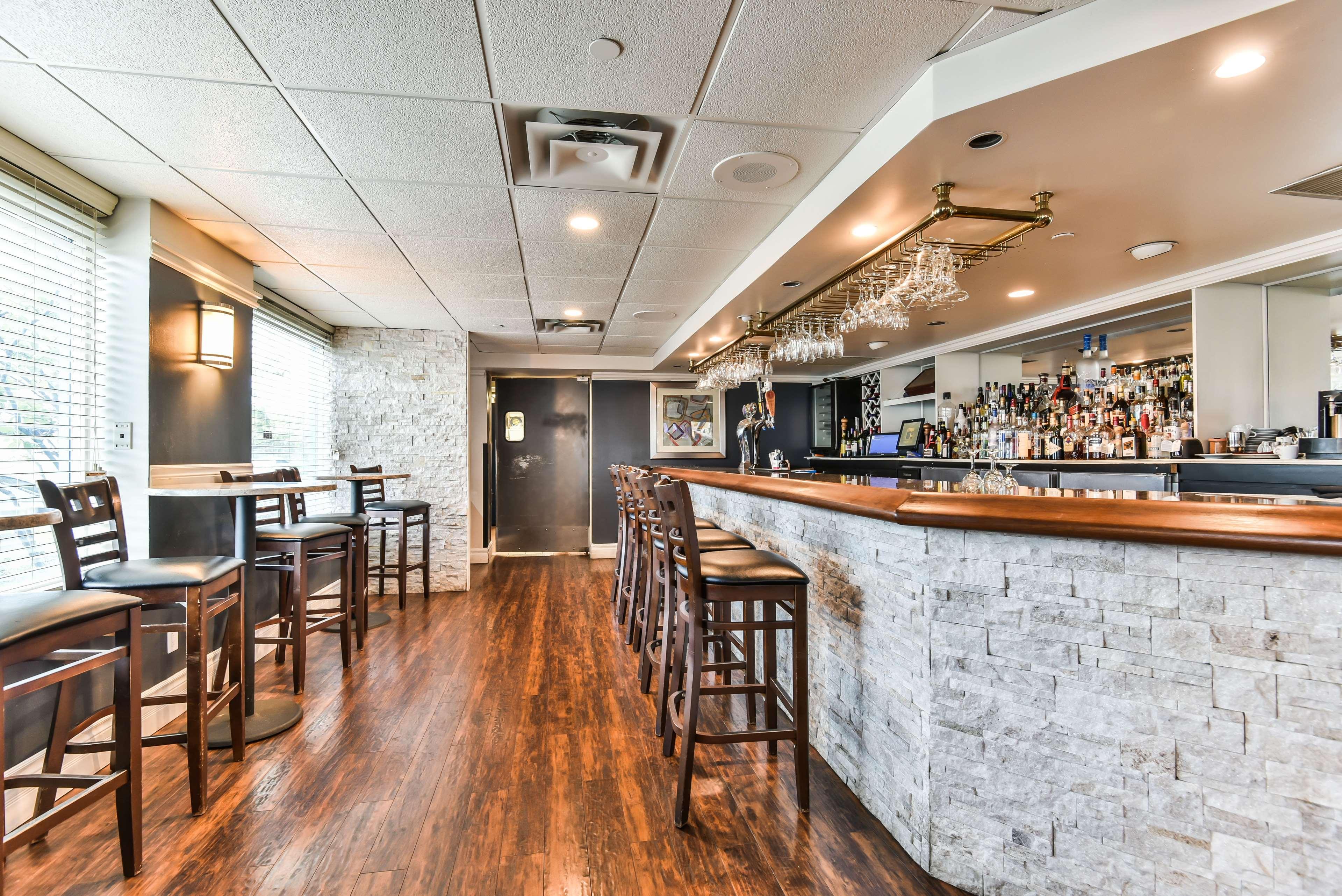 Фото Radisson Suite Hotel - Toronto Airport