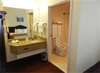 Фото Ashmore Inn and Suites