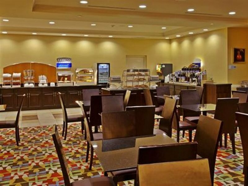 Фото Holiday Inn Express & Suites, International Drive, an Ihg Hotel